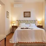 Villa Fiorentini 10, Emma *