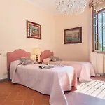 Villa Fiorentini 10, Emma