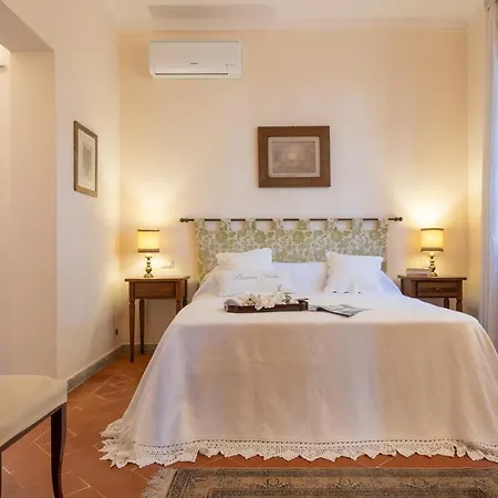 Villa Fiorentini 10, Emma *